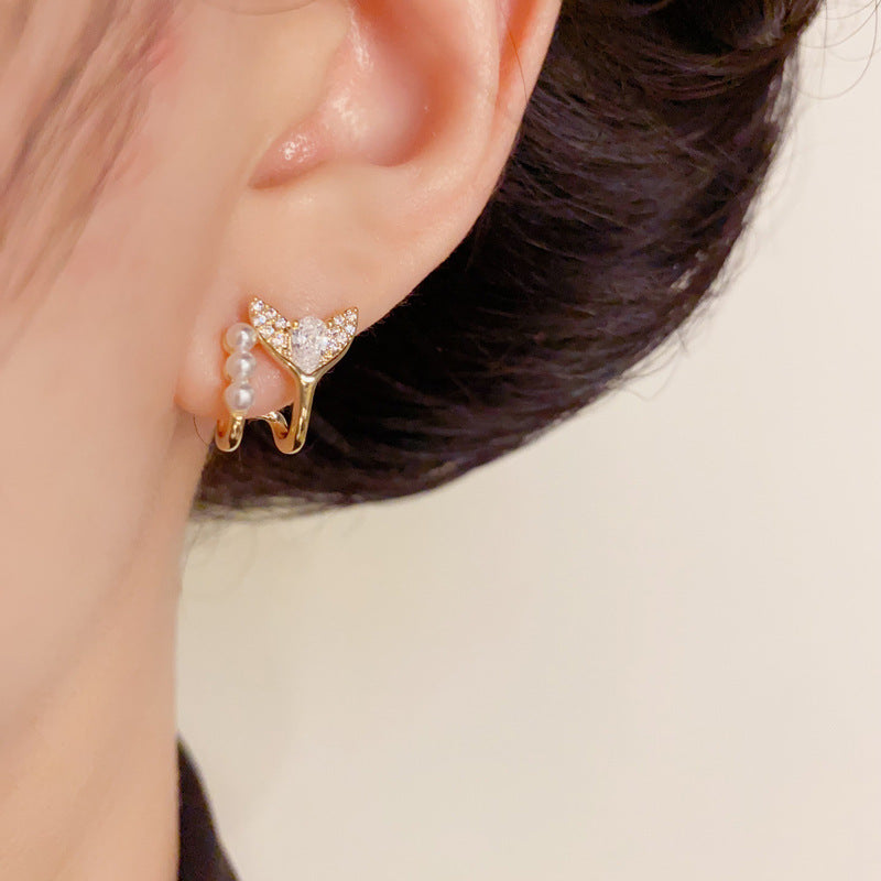 Gold/Silver Pearl Zircon Fishtail Stud Earrings – Elegant Design