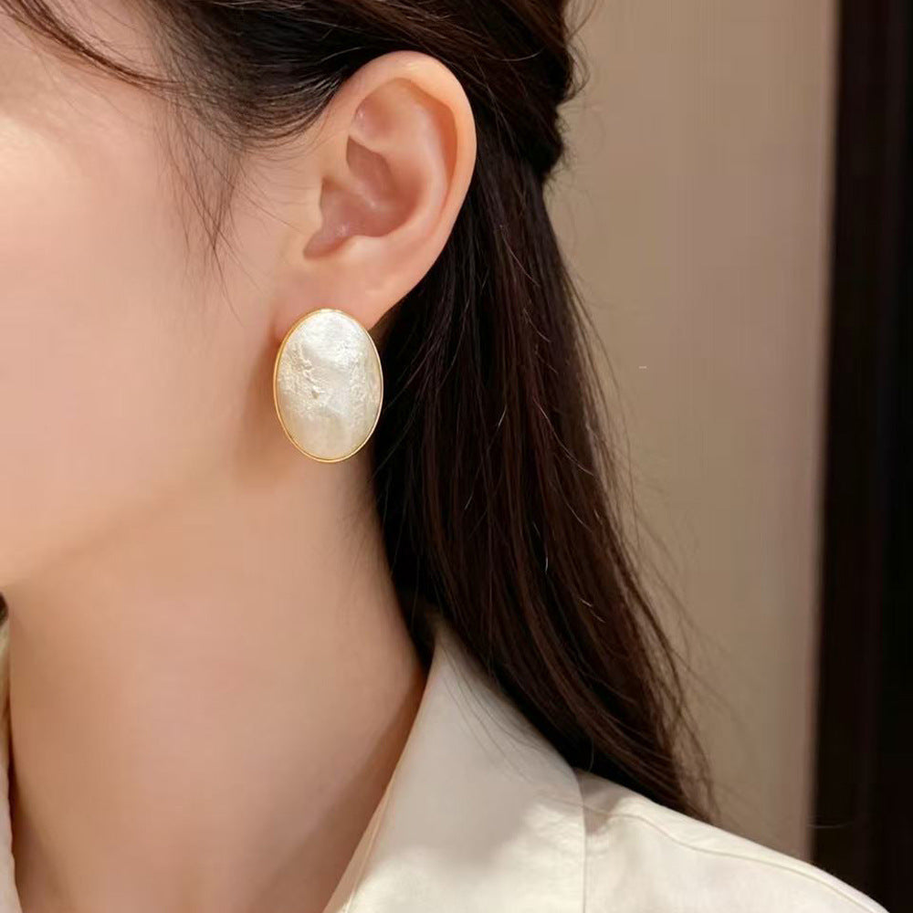 Eaioncol Oval Cotton Pearl Stud Earrings Gold