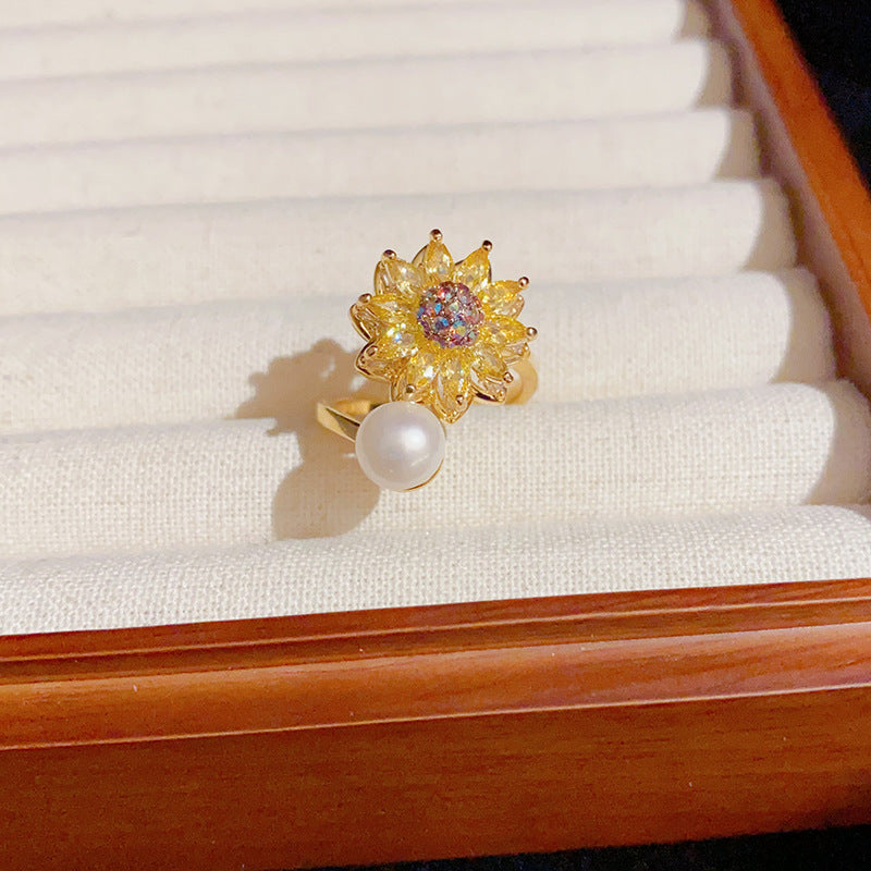 14K Gold-Plated Sunflower Pearl Ring - Elegant and Luxurious Design