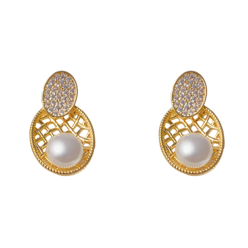 Elegant Zircon Metal Grid Oval Pearl Earrings – Geometric Design