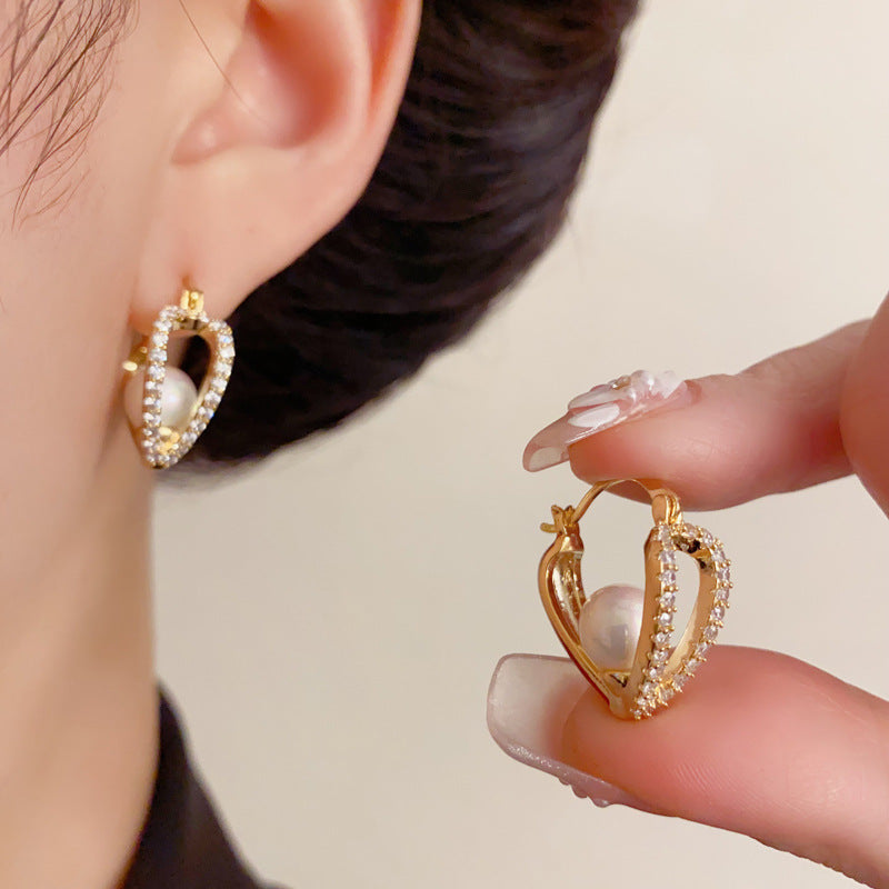 Luxury Double-Sided Hollow Pearl Heart Ear Cuff – Romantic Design