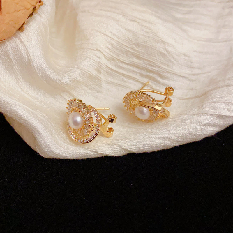 Luxury Zircon Linked Pearl Oval Stud Gold Earrings – Geometric Design