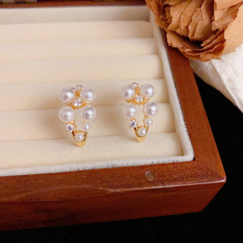 Luxury Zircon & Pearl C-Shaped Hoop Earrings – Geometric Design
