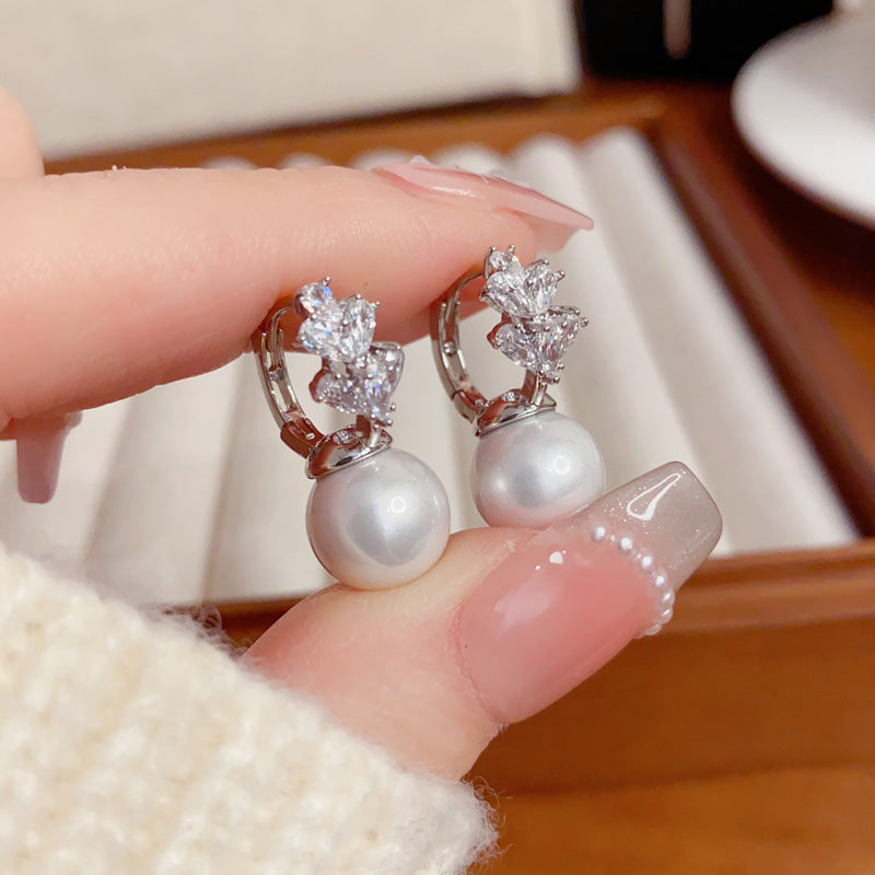 Elegant Zircon Pearl Geometric Stud Earrings – Minimalist Design