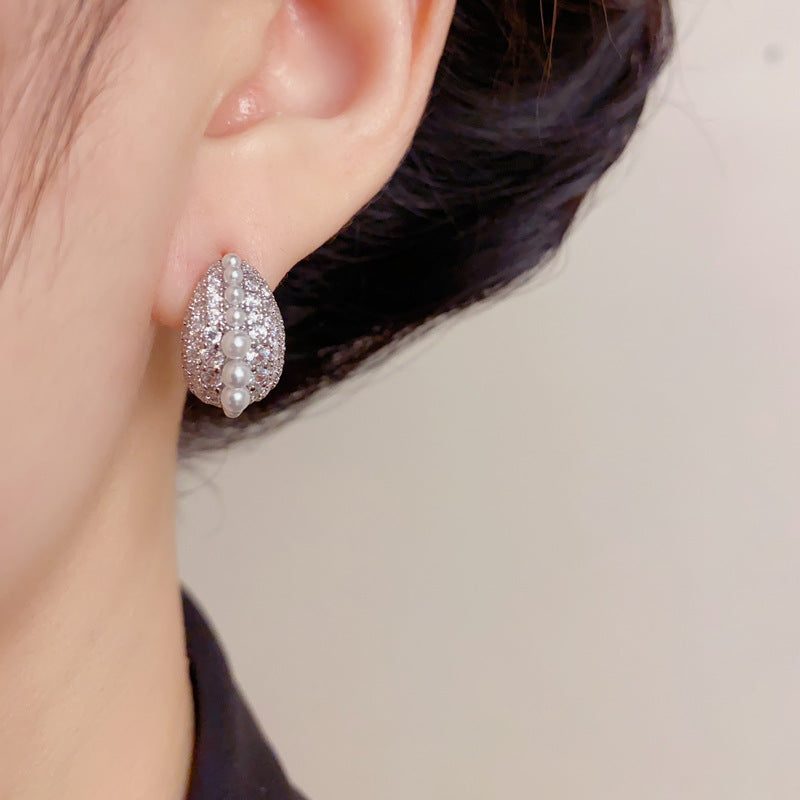 Elegant Zircon Pearl Teardrop Stud Earrings – Minimalist Design