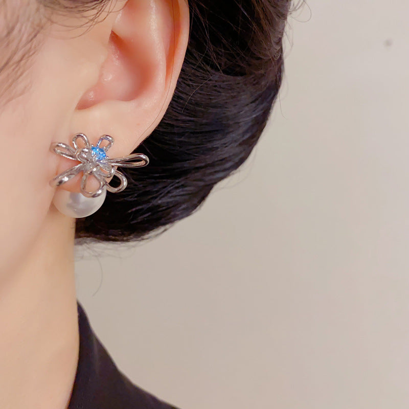 Eaioncol Two-Way Metal Petal Pearl Earrings Gold Silver