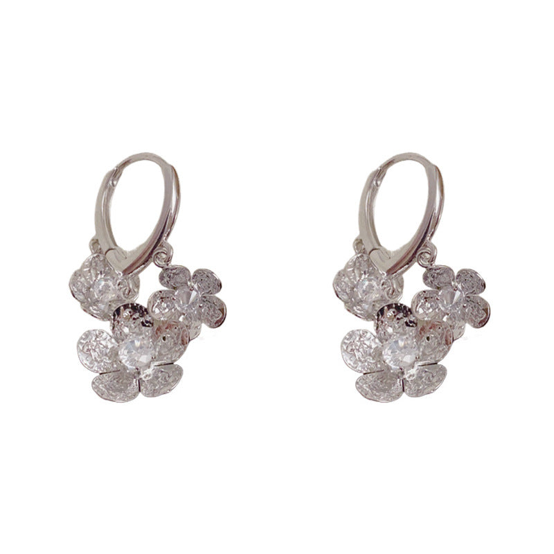 Luxury Metal Petal Tassel Earrings – Elegant Floral Design